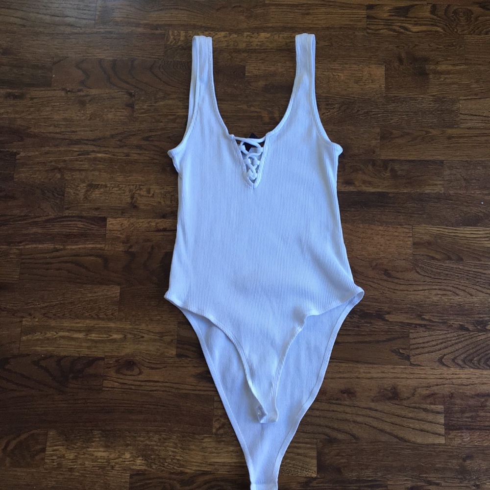 H&M white bodysuit tank top with crisscross v neck